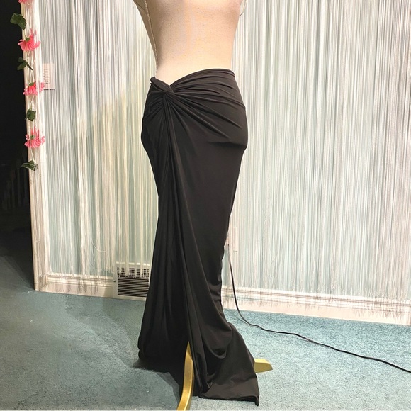 Pretty Little Thing Black Slinky Front Slit Maxi Skirt NWT Size 6 - Picture 3 of 17